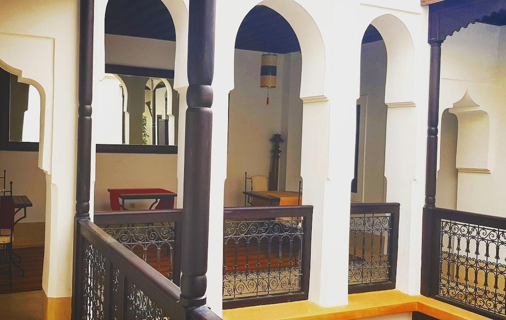 Riad Les 5 Soeurs Marrakesh Exterior photo
